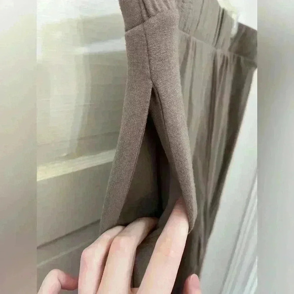 NWT Tahari flowy brown lightweight pants - Picture 6 of 6